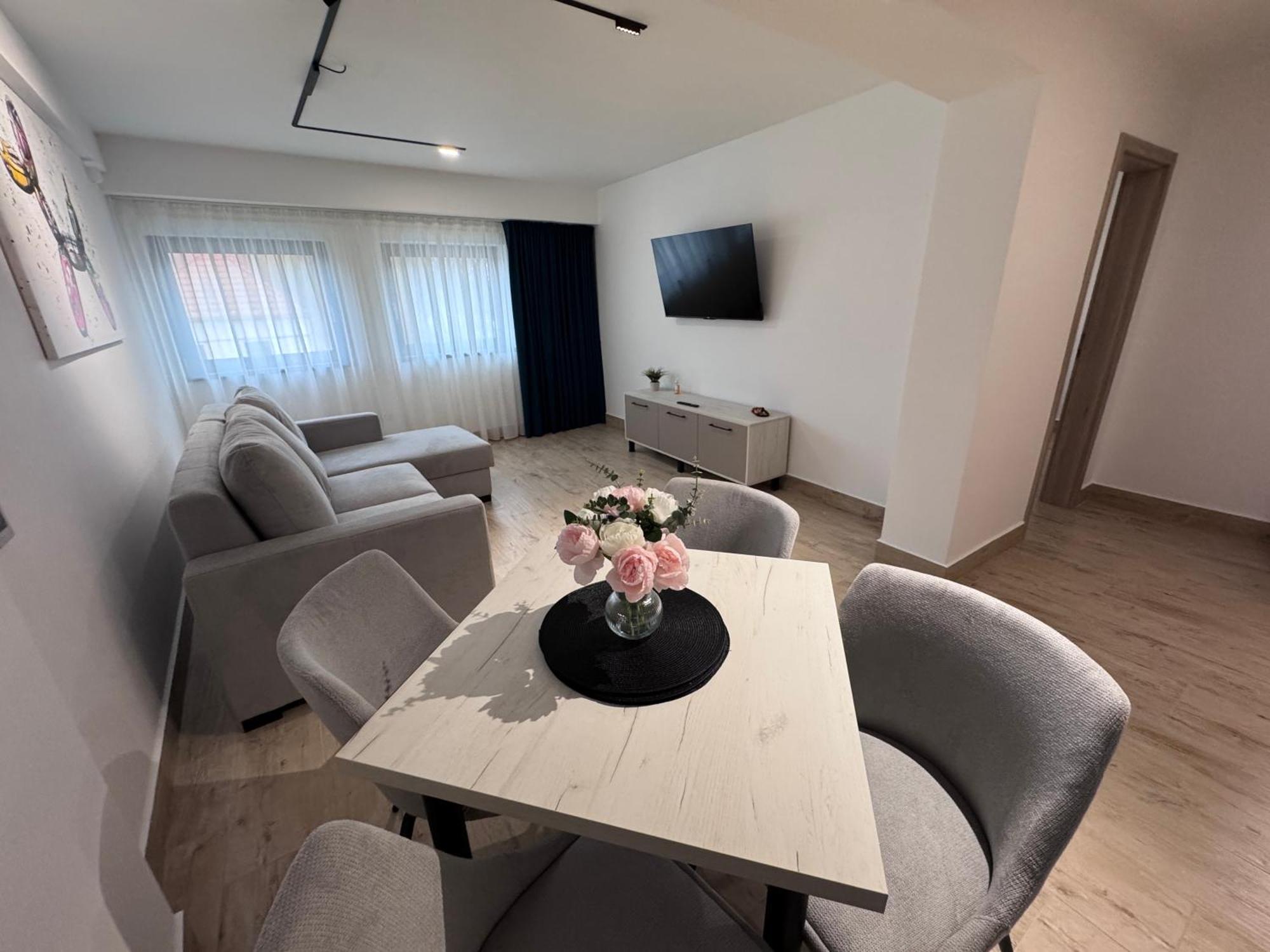 Apartament Minani *
